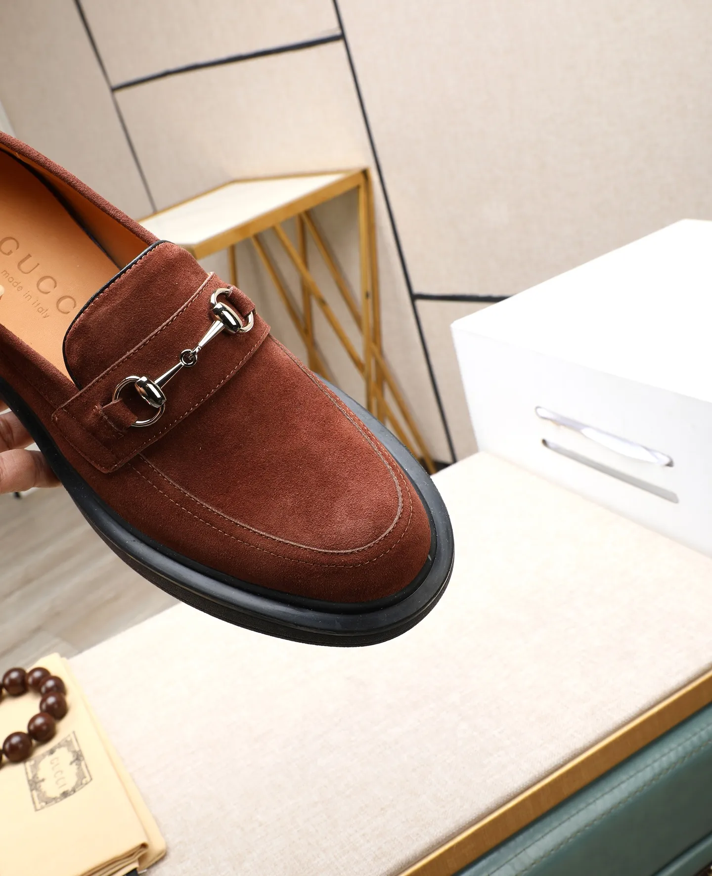 Men's shoes 💰520 (high-end, all cowhide) GUCCI high-end formal leather shoes, original imported fabrics from Italy, cowhide lining, original hardware. I believe you will be struck by it from the first moment you see it. The avant-garde atmosphere can no longer fully interpret its elegance. AAA grade rubber outsole, super comfortable. The original counter last guarantees its original version and quality. The simple upper ensures its comfort and breathability. A pair of truly good shoes has its own unique soul, famous quality, regular size 38-44 (45 customized)